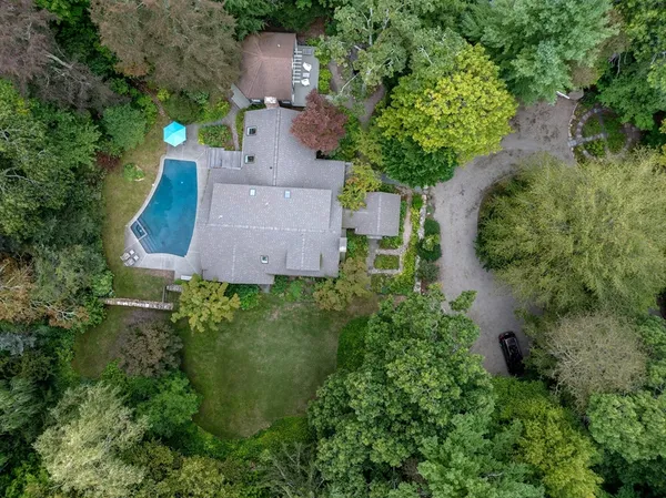 $2,845,000 | 16 Vine Street, Marion, MA 02738
