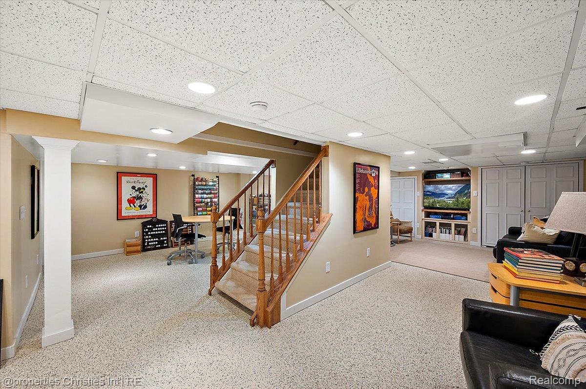 135 Clifton Road Bloomfield Hills, MI 48301 - Photo 62 of 77 88-135 S Clifton Rd-97.jpg