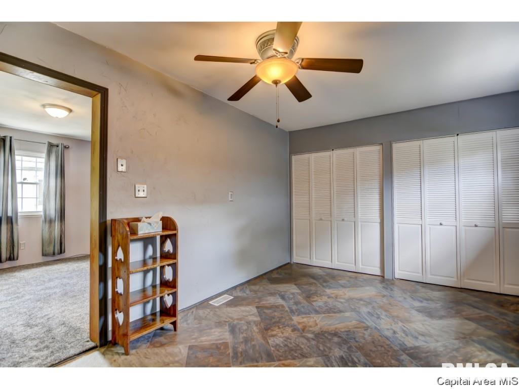 2141 East Keys Avenue Springfield, IL 62702 - Photo 13 of 27