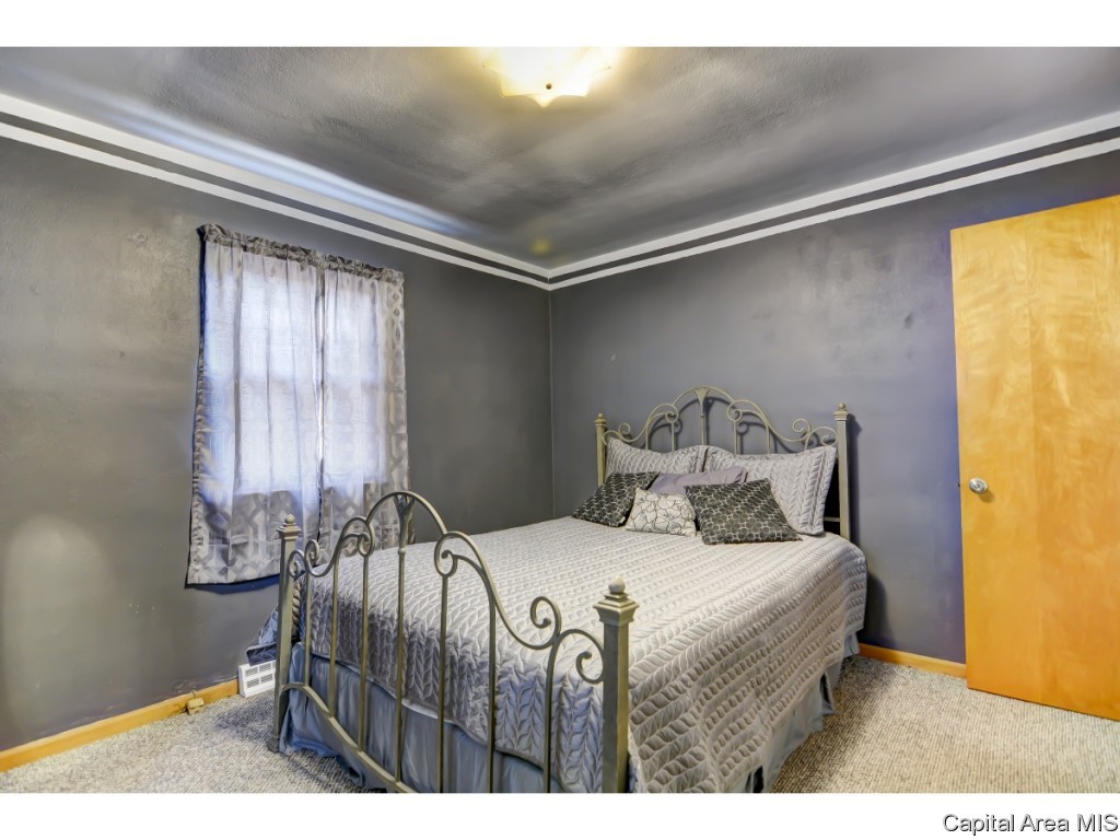 2141 East Keys Avenue Springfield, IL 62702 - Photo 15 of 27