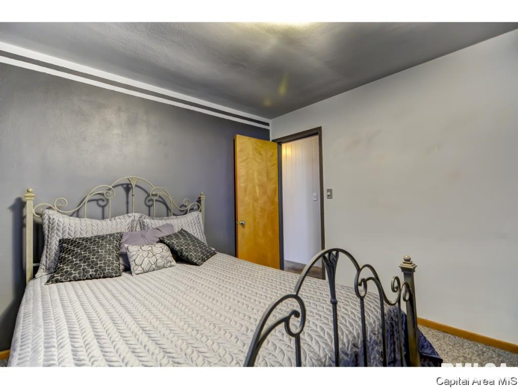 2141 East Keys Avenue Springfield, IL 62702 - Photo 16 of 27