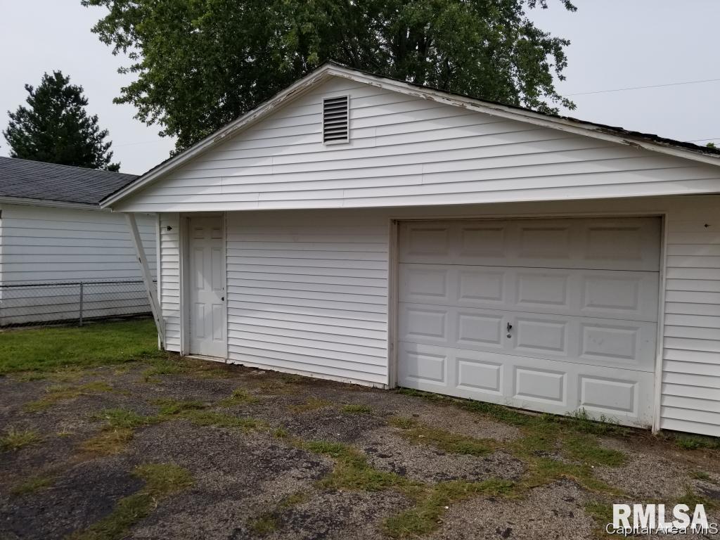 2141 East Keys Avenue Springfield, IL 62702 - Photo 25 of 27