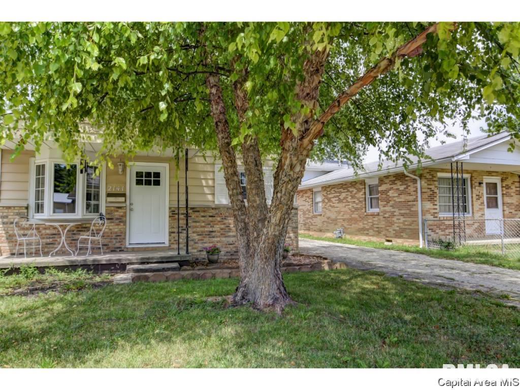 2141 East Keys Avenue Springfield, IL 62702 - Photo 4 of 27