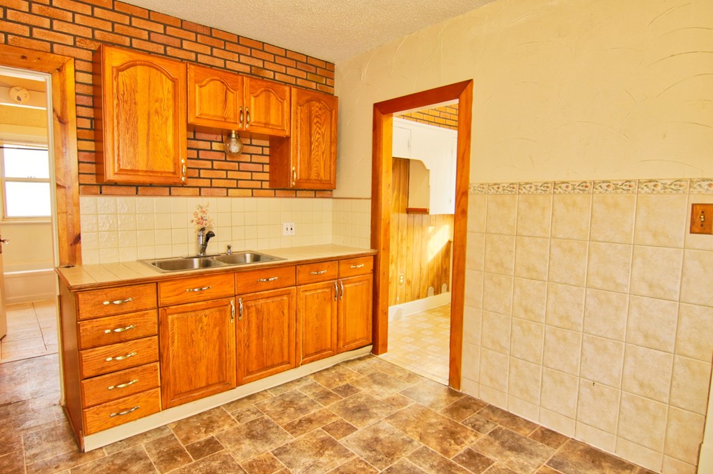 41-43 Horace Street Springfield, MA 01108 - Photo 8 of 15 Gallery Image 8