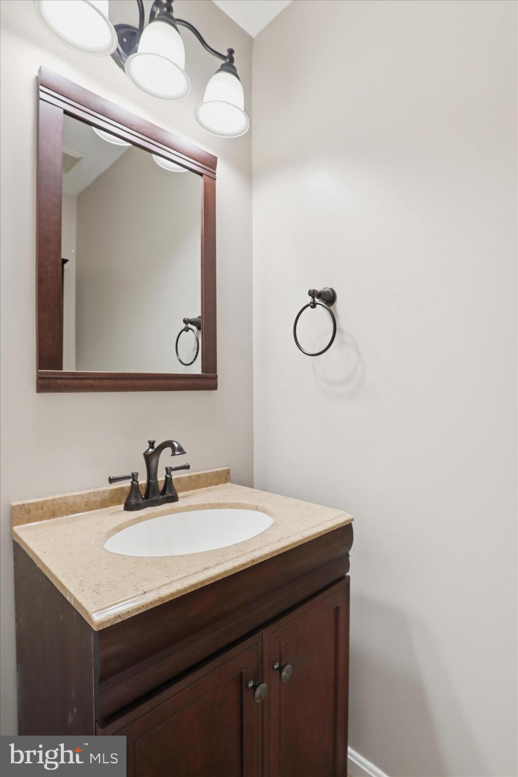 2700 Poffenberger Road Middletown, MD 21769 - Photo 8 of 46 Main Level Half Bathroom