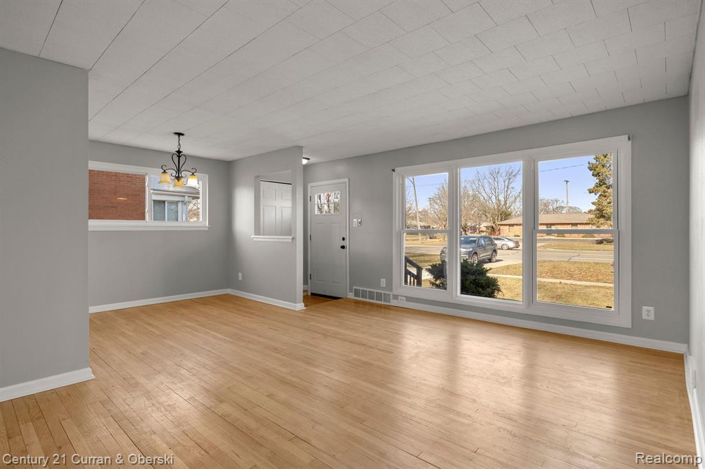 27007 Joy Road Dearborn Heights, MI 48127 - Photo 4 of 21