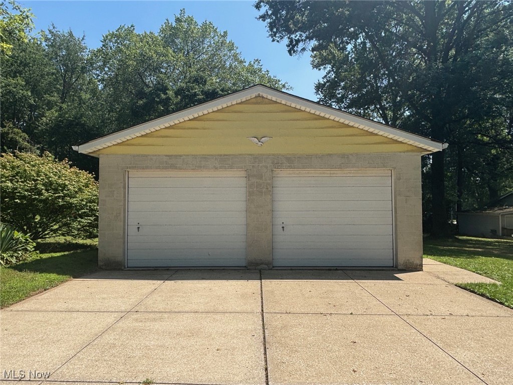 1967 Far View Road Akron, OH 44312 - Photo 13 of 42
