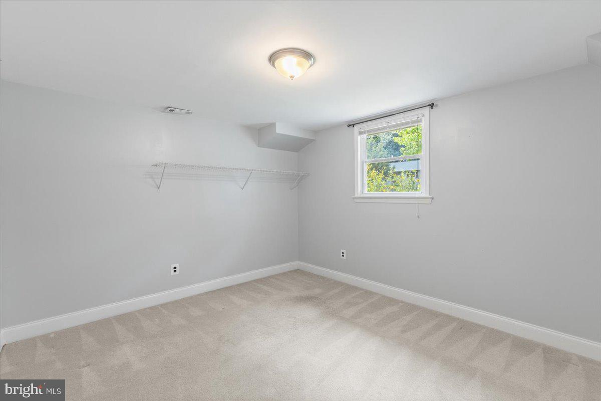 5627 Ottawa Road Centreville, VA 20120 - Photo 31 of 40