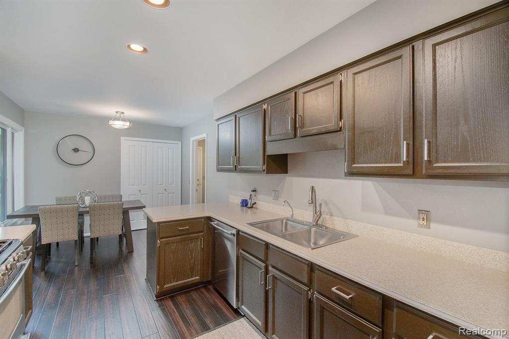 2191 London Bridge Drive Rochester Hills, MI 48307 - Photo 5 of 31