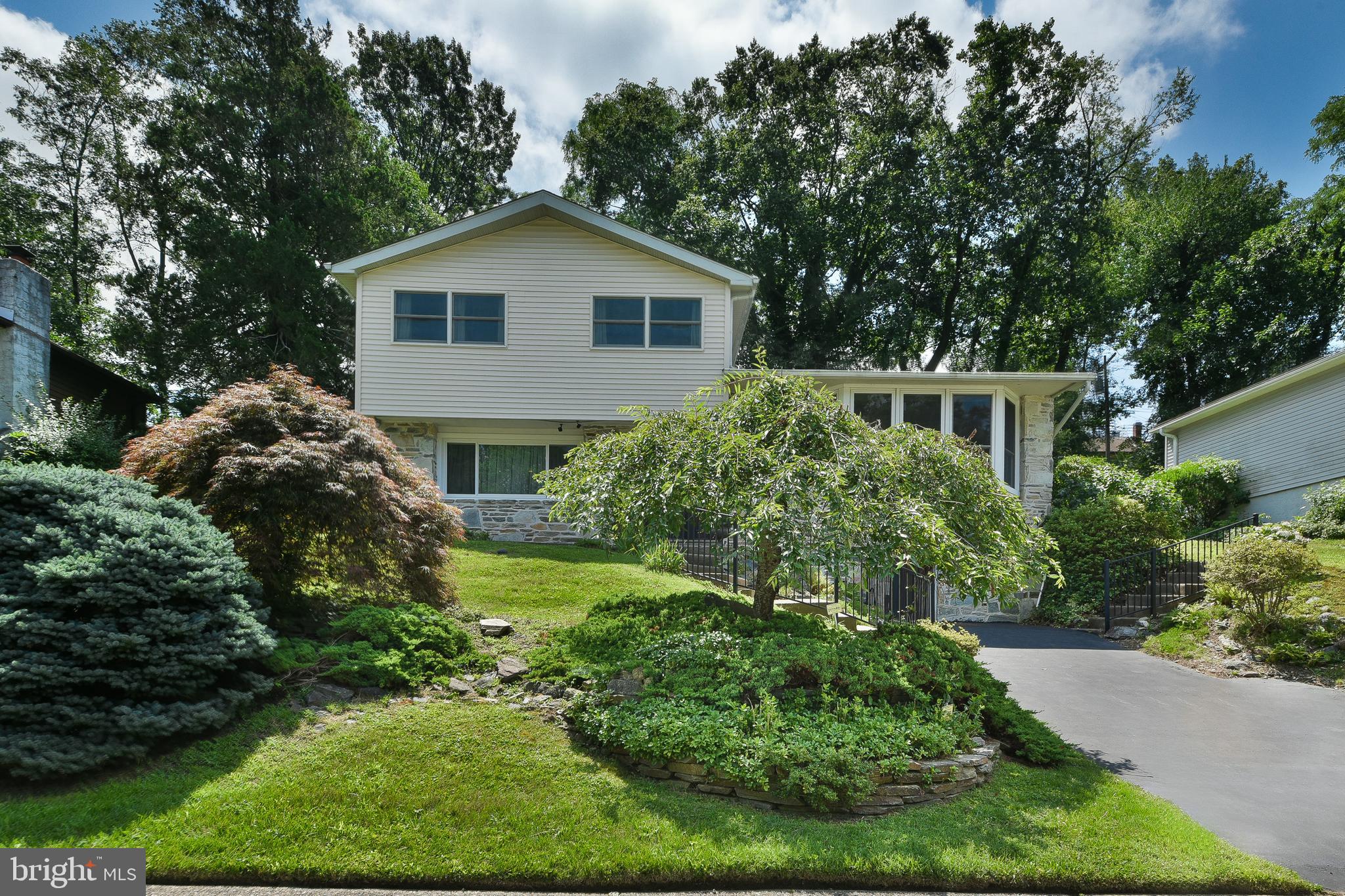 1035 Old Ford Road Huntingdon Valley, PA 19006 - Photo 3 of 39 a house view with a garden space