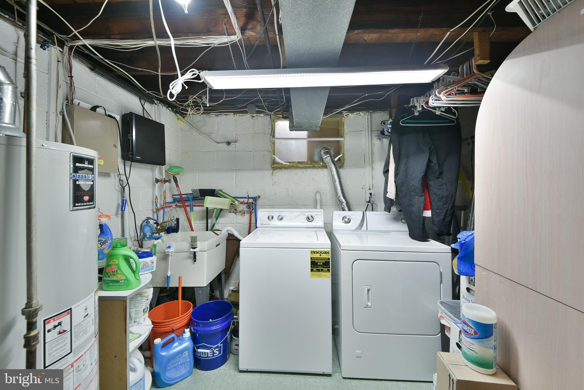 1035 Old Ford Road Huntingdon Valley, PA 19006 - Photo 31 of 39 a utility room with dryer and washer