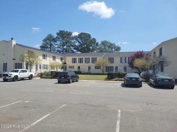 $1,250 | 109 Oakmont Drive, Unit 48, Greenville, NC 27858