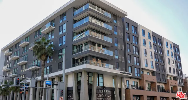 $3,001 | 250 East Broadway, Unit 701, Long Beach, CA 90802