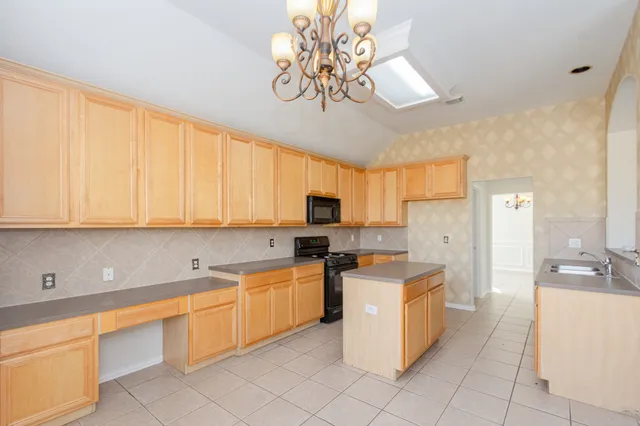 $2,600 | 4319 Dow Way, Pasadena, TX 77505