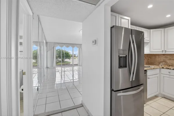 $199,990 | 9235 Lagoon Place, Unit 404, Davie, FL 33324