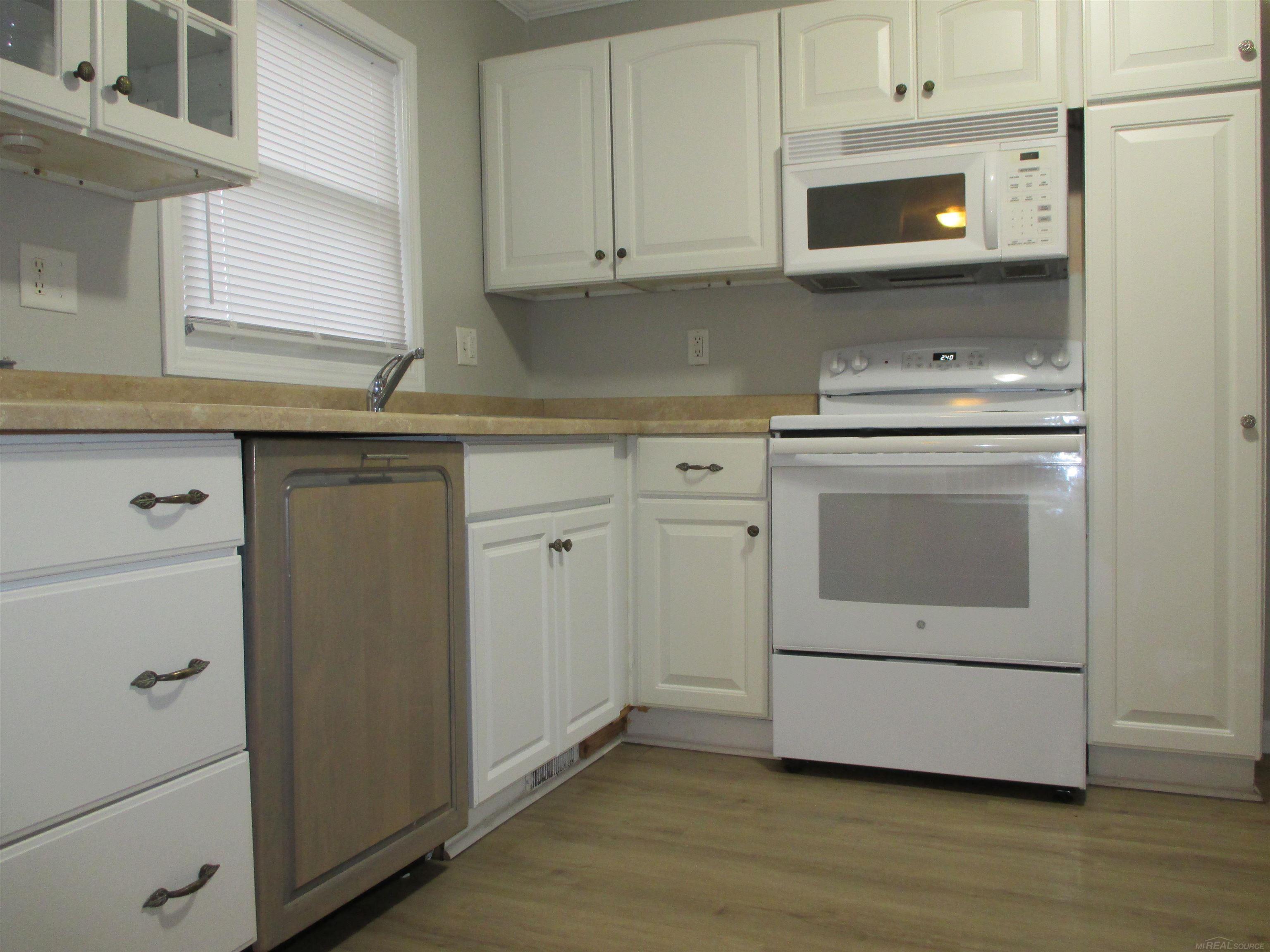 28000 Cotton Road New Baltimore, MI 48047 - Photo 10 of 37