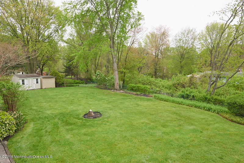 530 Roxbury Road Middletown, NJ 07718 - Photo 7 of 30 Room for a pool!