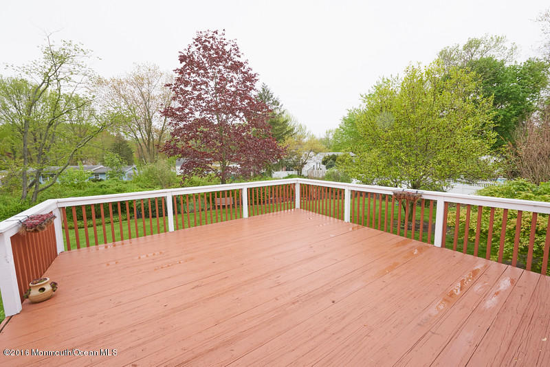 530 Roxbury Road Middletown, NJ 07718 - Photo 8 of 30 Large Deck