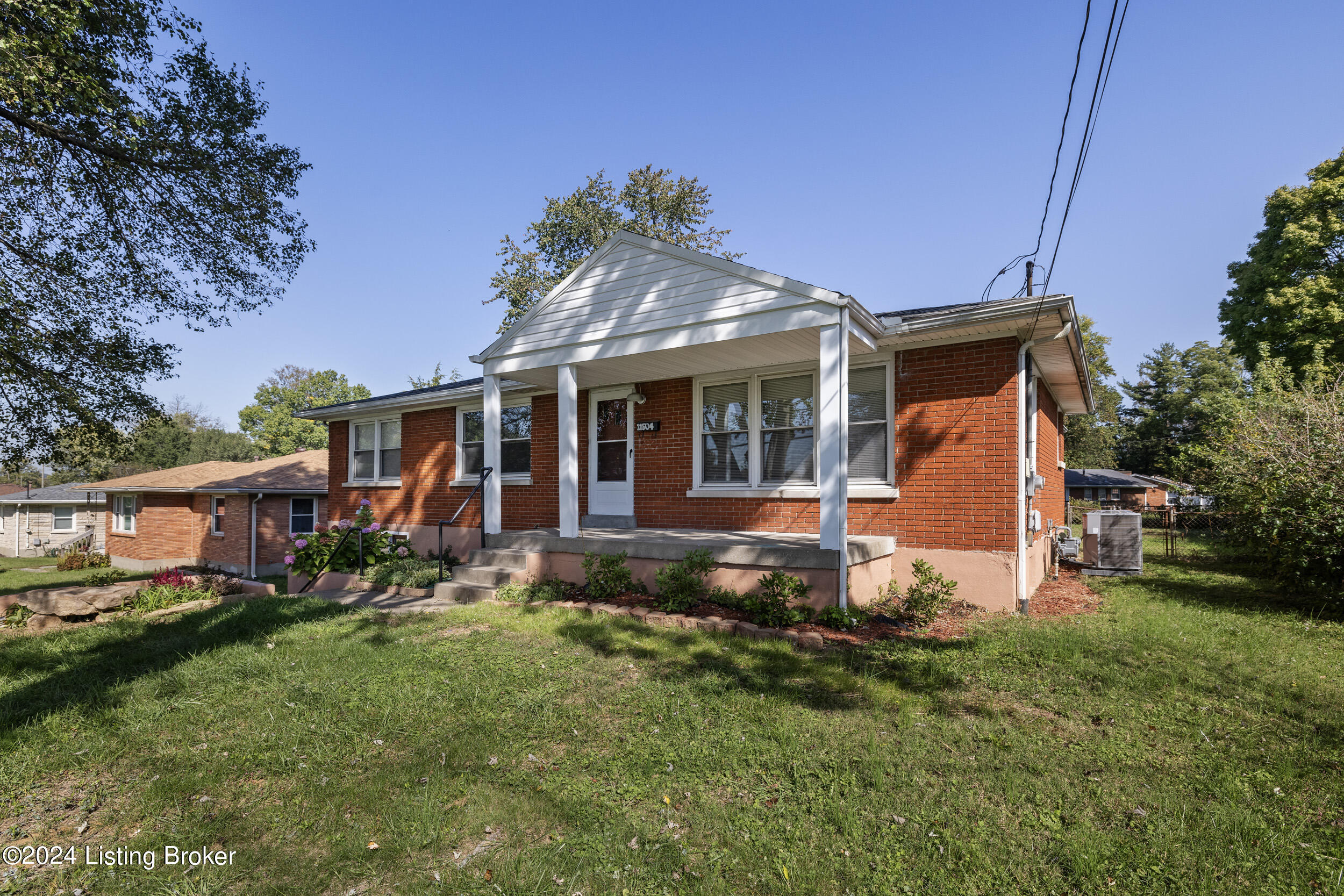 11504 Deering Road Louisville, KY 40272 - Photo 3 of 38 LREP3275