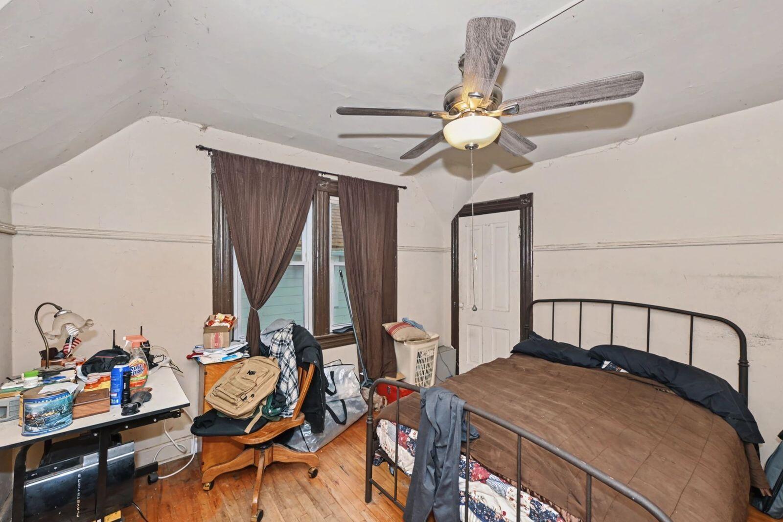 2447 South Burrell Street Milwaukee, WI 53207 - Photo 15 of 29 1st Bedroom