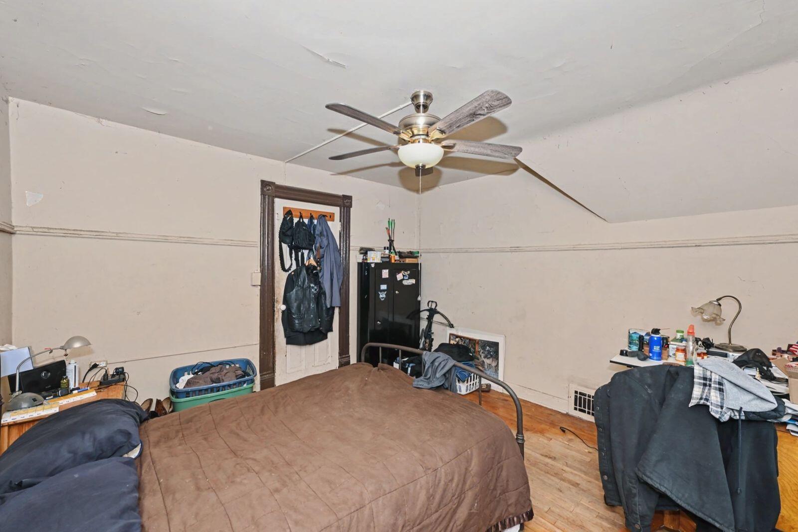 2447 South Burrell Street Milwaukee, WI 53207 - Photo 16 of 29 1st Bedroom