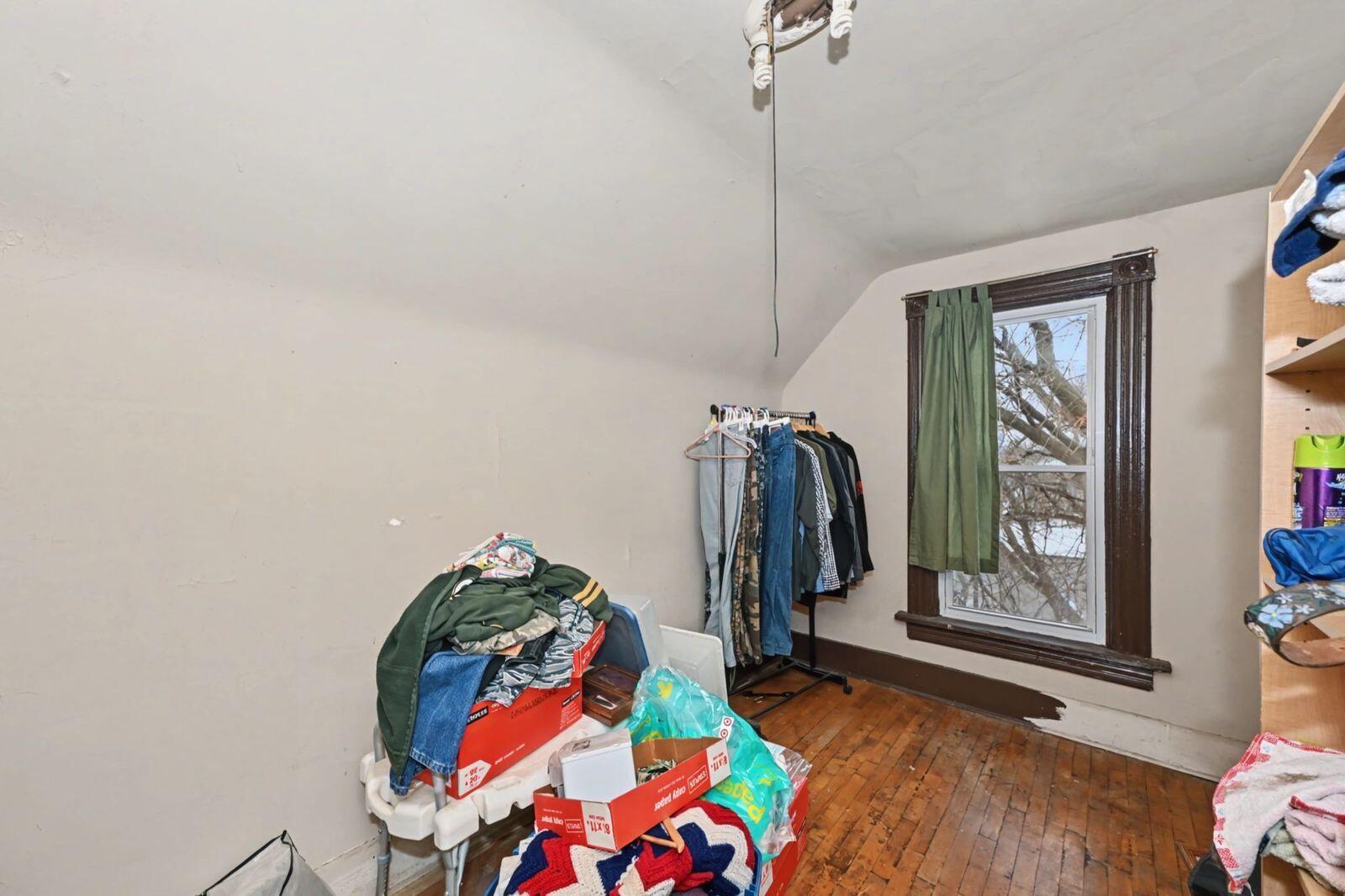 2447 South Burrell Street Milwaukee, WI 53207 - Photo 20 of 29 3rd Bedroom