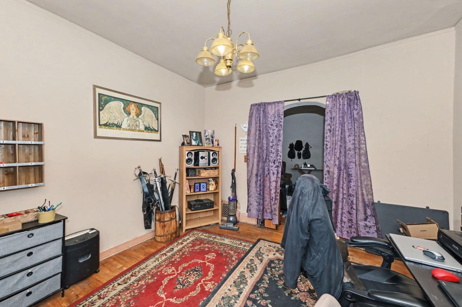2447 South Burrell Street Milwaukee, WI 53207 - Photo 6 of 29 LivingRoom