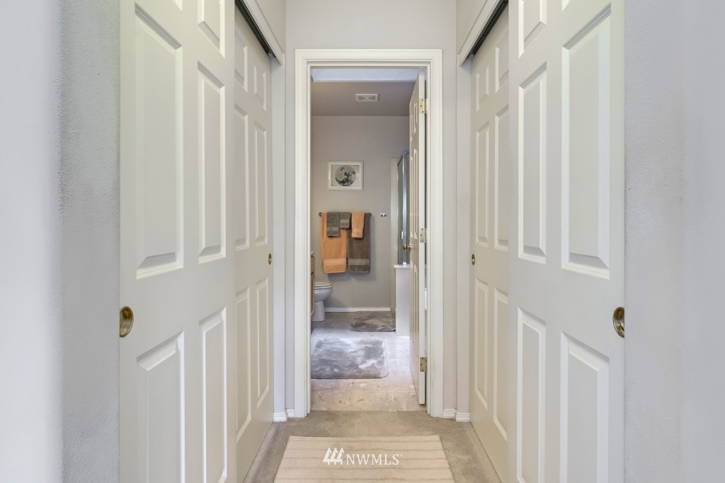 4807 Northeast 5th Court Renton, WA 98059 - Photo 14 of 19 Gallery Image 14