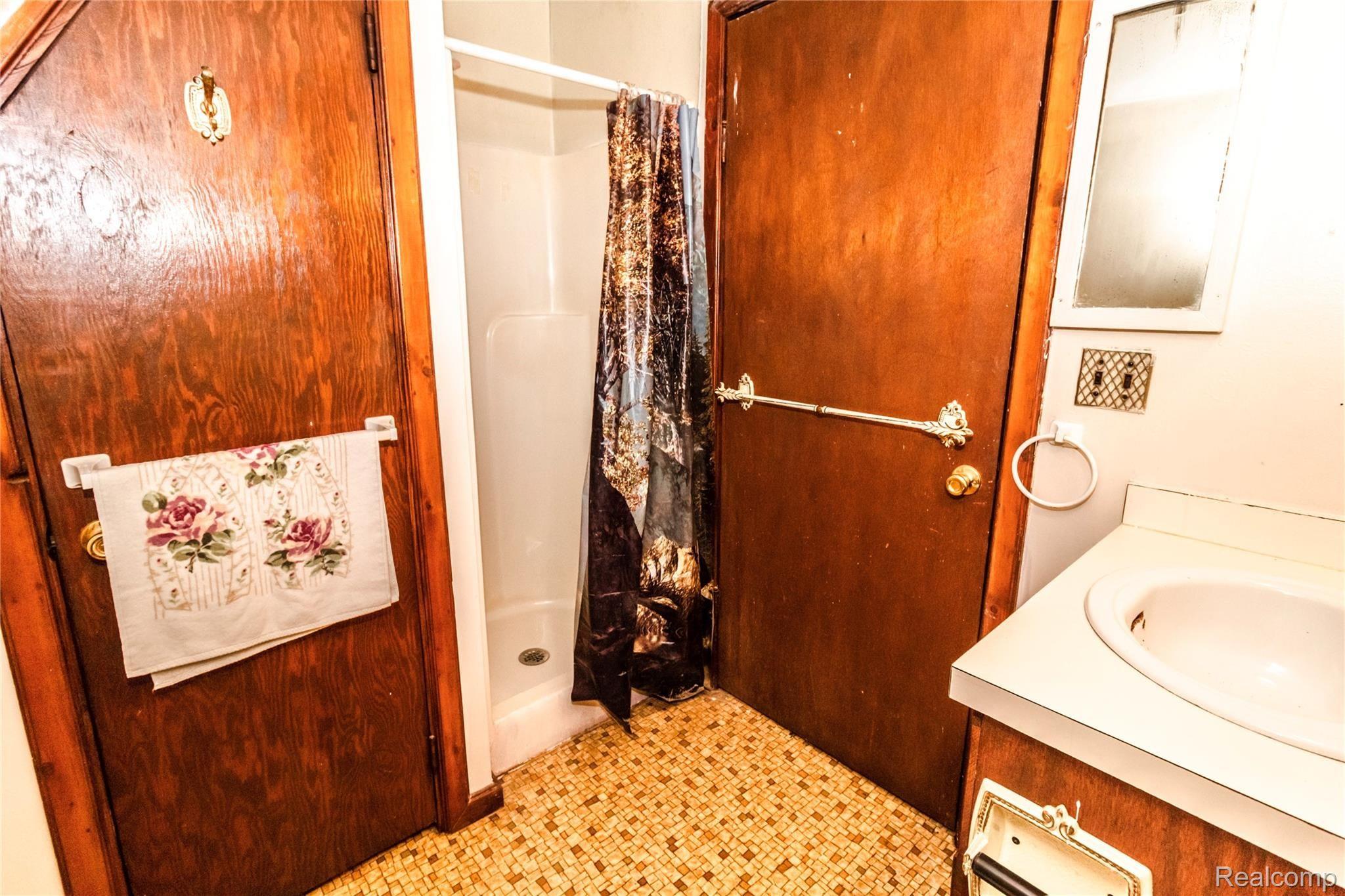 4826 Sutton Road Dryden, MI 48428 - Photo 62 of 95 Man Cave-Shop (11).jpg