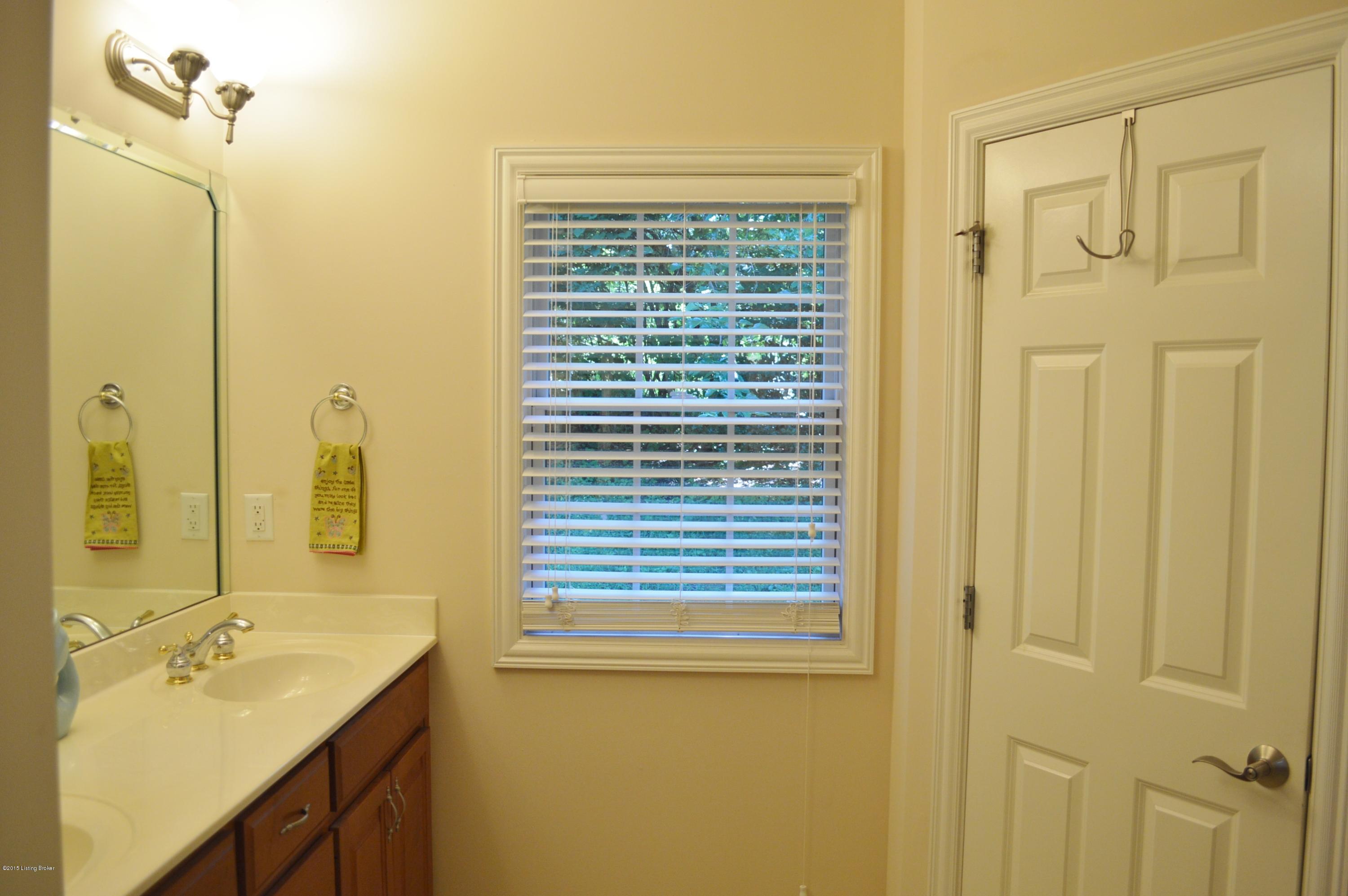 13403 Creekview Road Prospect, KY 40059 - Photo 19 of 34 Master Bath offers a separate water closet