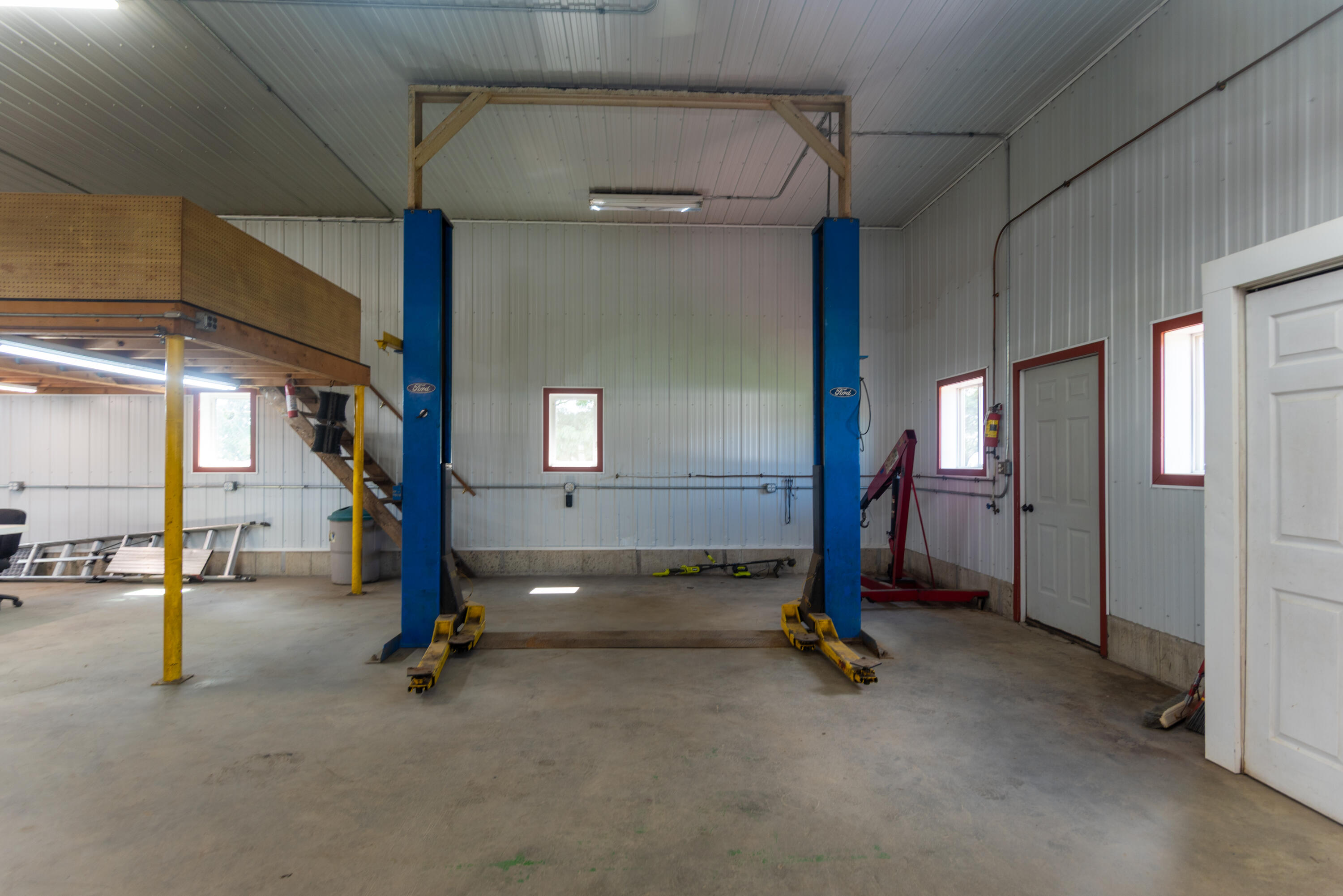 22 Brook Road St. Agatha, ME 04772 - Photo 49 of 58 Vehicle Lift