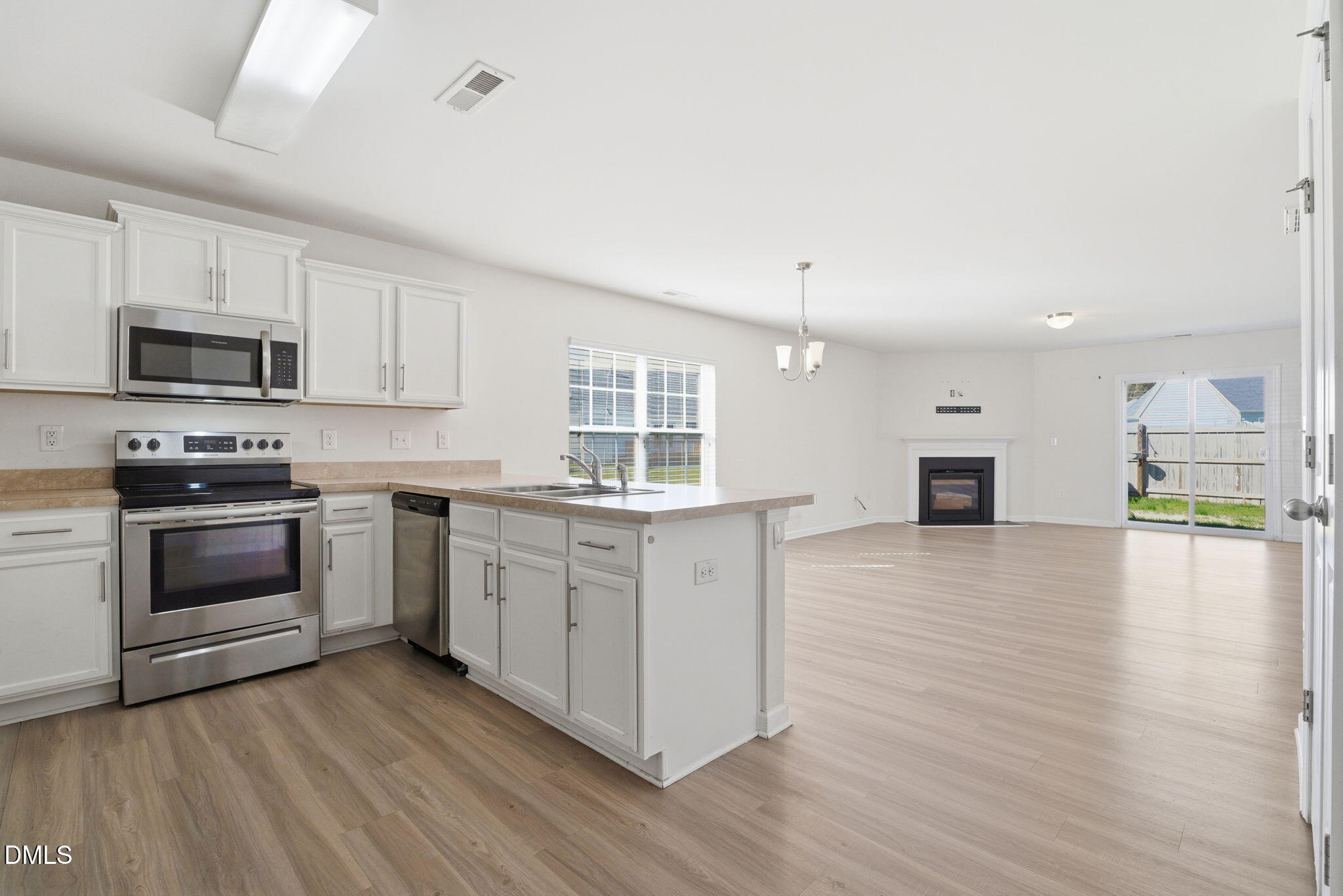 3916 Sabre Lane Wilson, NC 27896 - Photo 11 of 45 21-web-or-mls-dsc08060