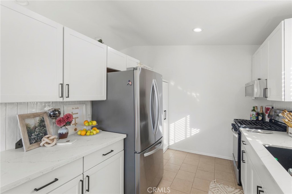 23407 Rolanda Drive Moreno Valley, CA 92553 - Photo 9 of 22