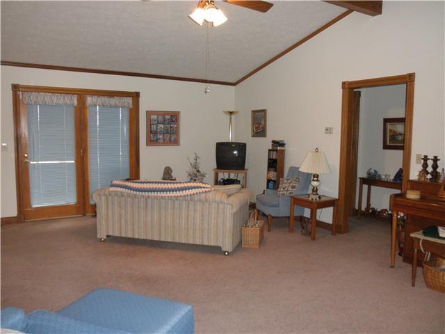 1512 R R J Boulevard Martinsville, IN 46151 - Photo 4 of 10 Gallery Image 4
