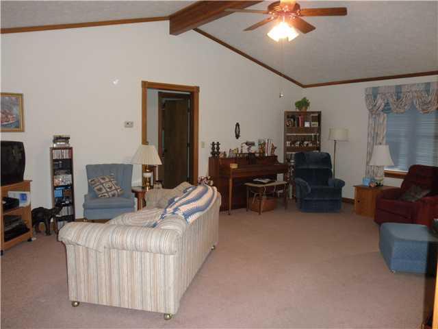 1512 R R J Boulevard Martinsville, IN 46151 - Photo 5 of 10 Gallery Image 5