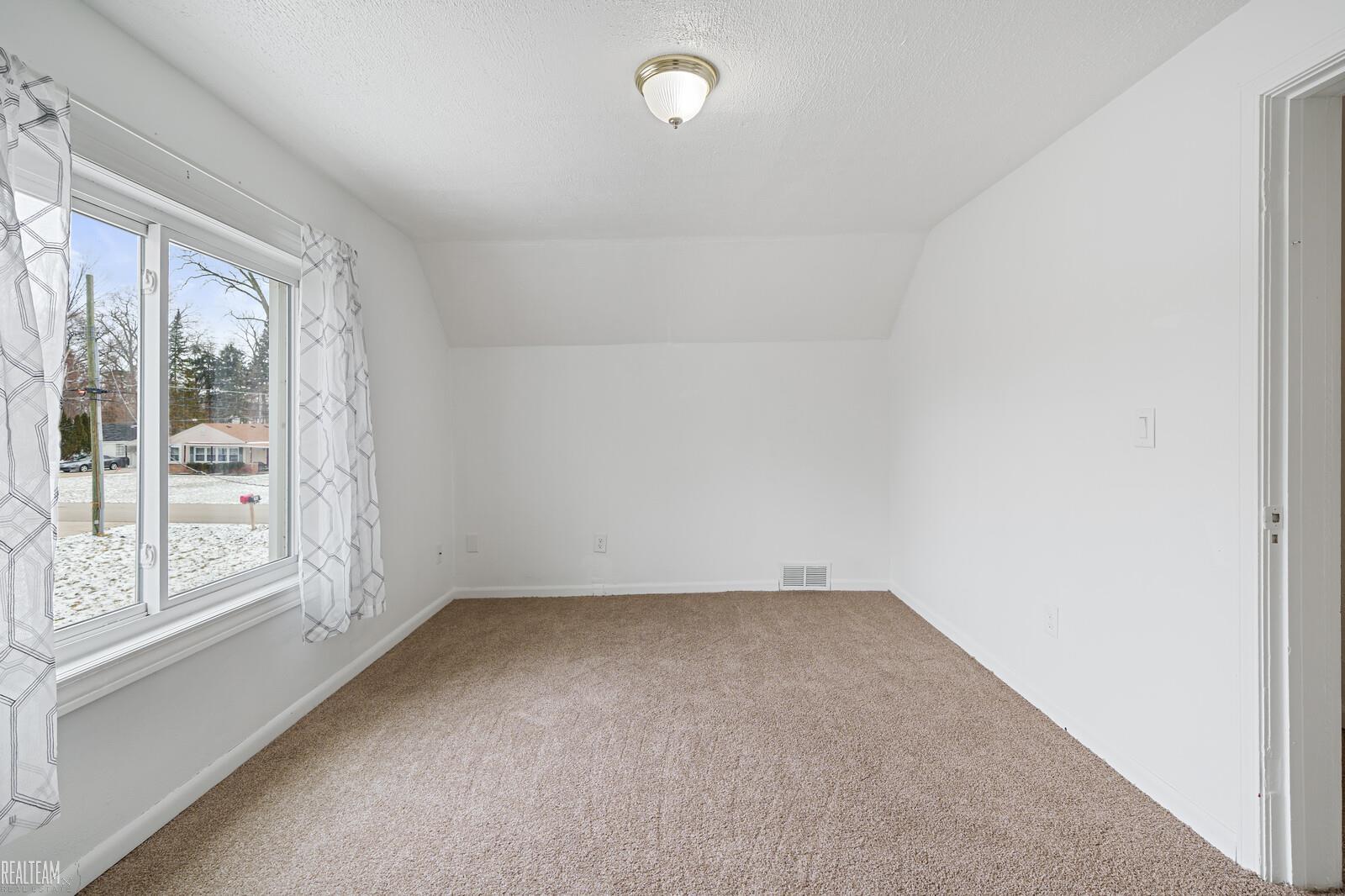 260 Riverside Drive Mount Clemens, MI 48043 - Photo 23 of 27 Gallery Image 23