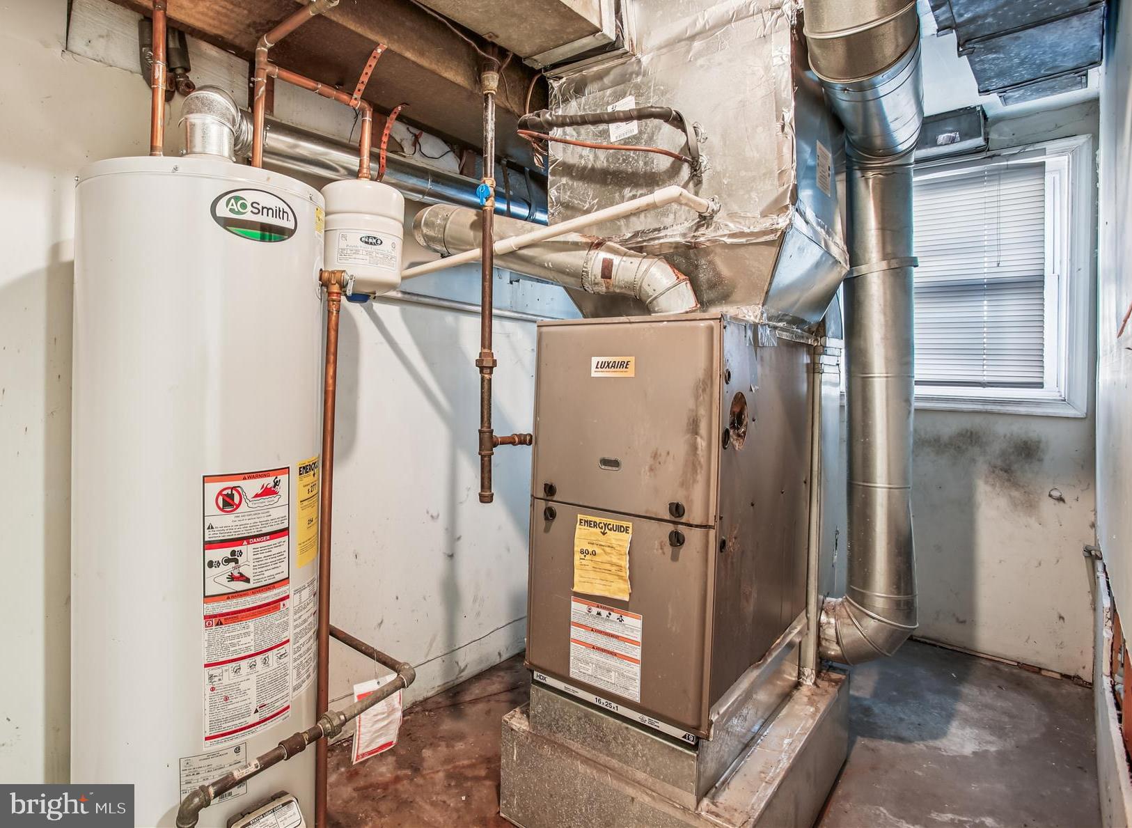 1760 E Street Northeast Washington, DC 20002 - Photo 33 of 46 a utility room with dryer and washer