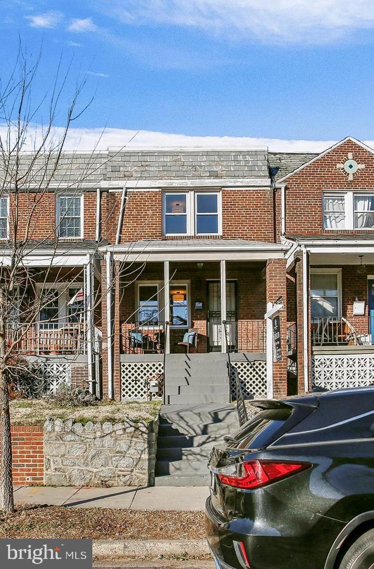 1760 E Street Northeast Washington, DC 20002 - Photo 36 of 46 a view of a cafe with sitting area