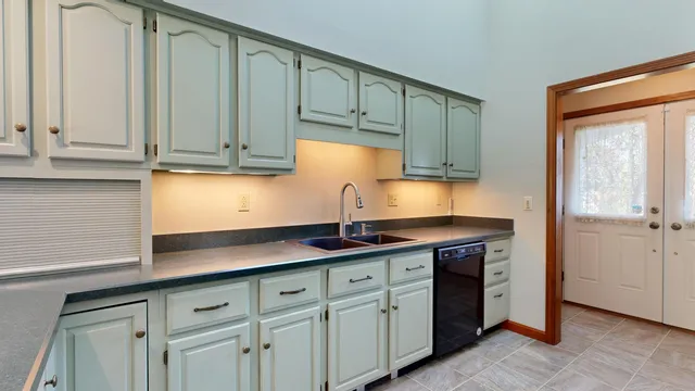 $400,000 | 12 Hartford Street, Lewiston, ME 04240