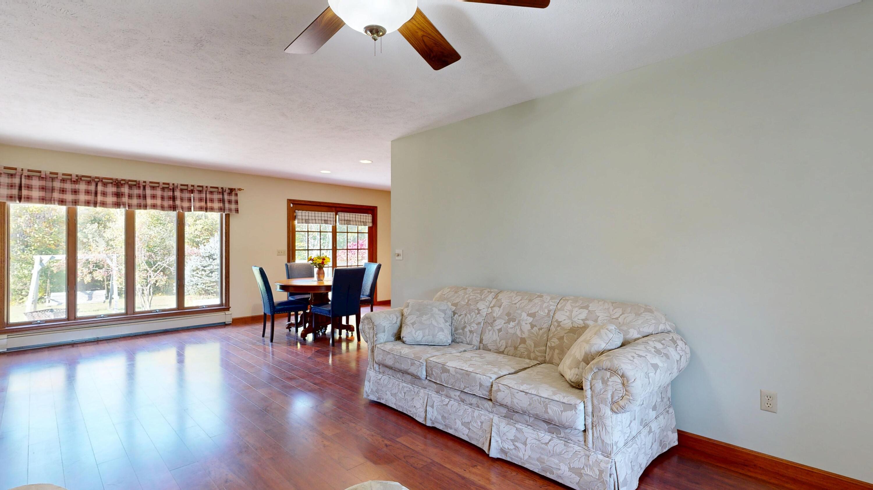 12 Hartford Street Lewiston, ME 04240 - Photo 5 of 71 Living Room