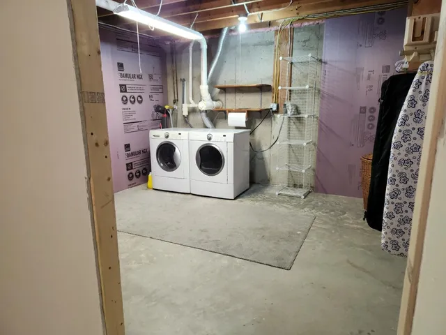 $389,900 | 12 Hartford Street, Lewiston, ME 04240