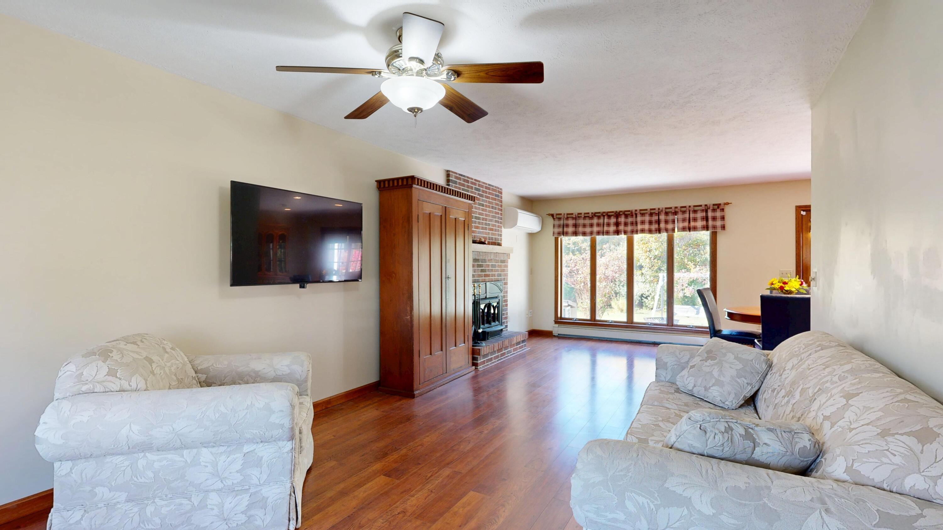 12 Hartford Street Lewiston, ME 04240 - Photo 6 of 71 Living Room