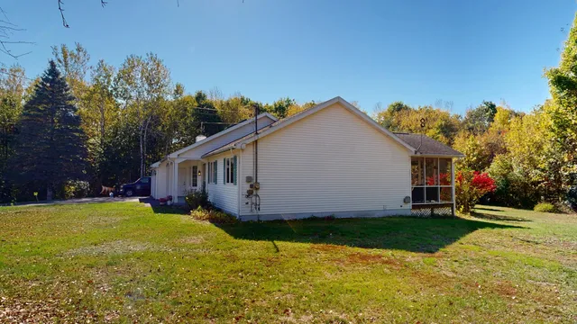 $400,000 | 12 Hartford Street, Lewiston, ME 04240