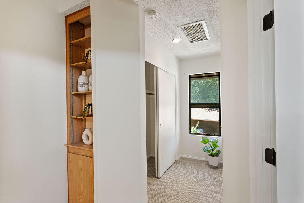 5290 Overpass Road, Unit 24 Santa Barbara, CA 93111 - Photo 35 of 51 Hallway - 5290 Overpass Rd 24 SB 93111