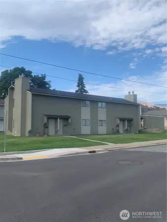 $710,000 | 503 First Street, Wenatchee, WA 98801