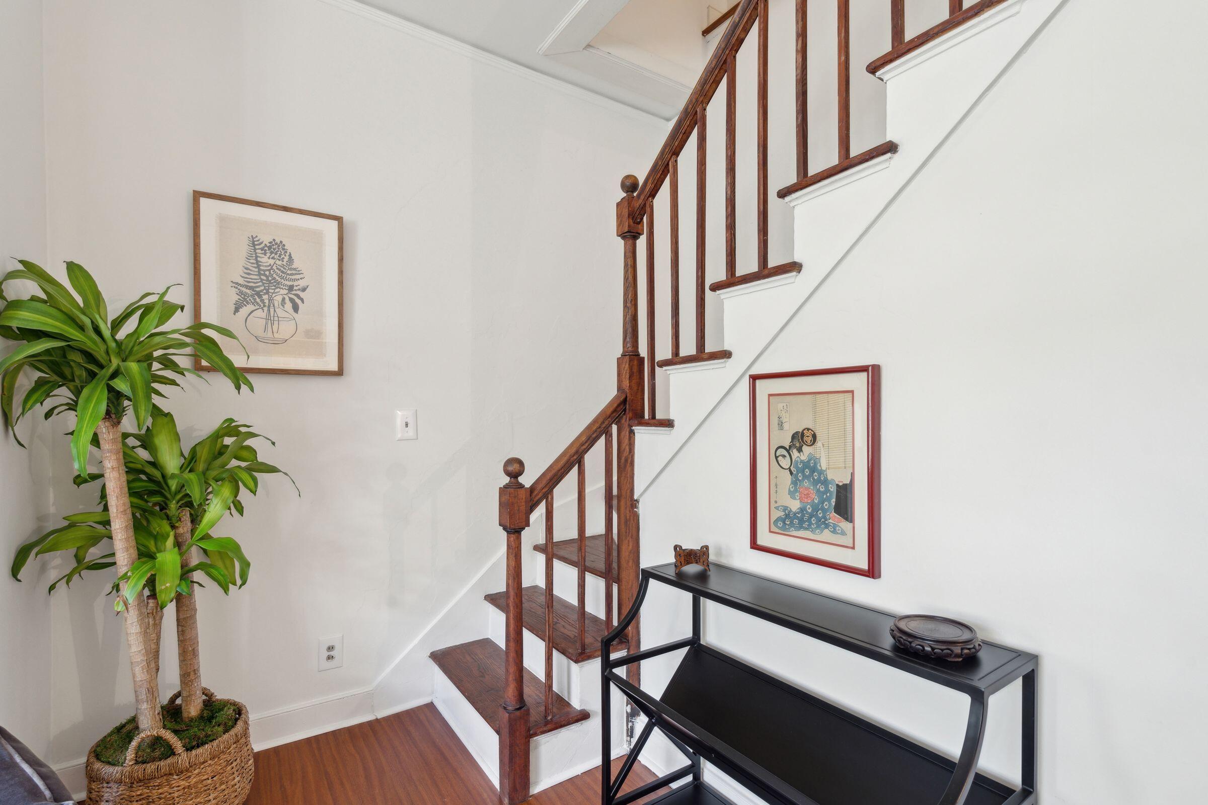 60 Hasell Street, Unit CARRIAGE RIGHT Charleston, SC 29401 - Photo 19 of 33 60HasellStUnitB-KeenEyeMarketing-056