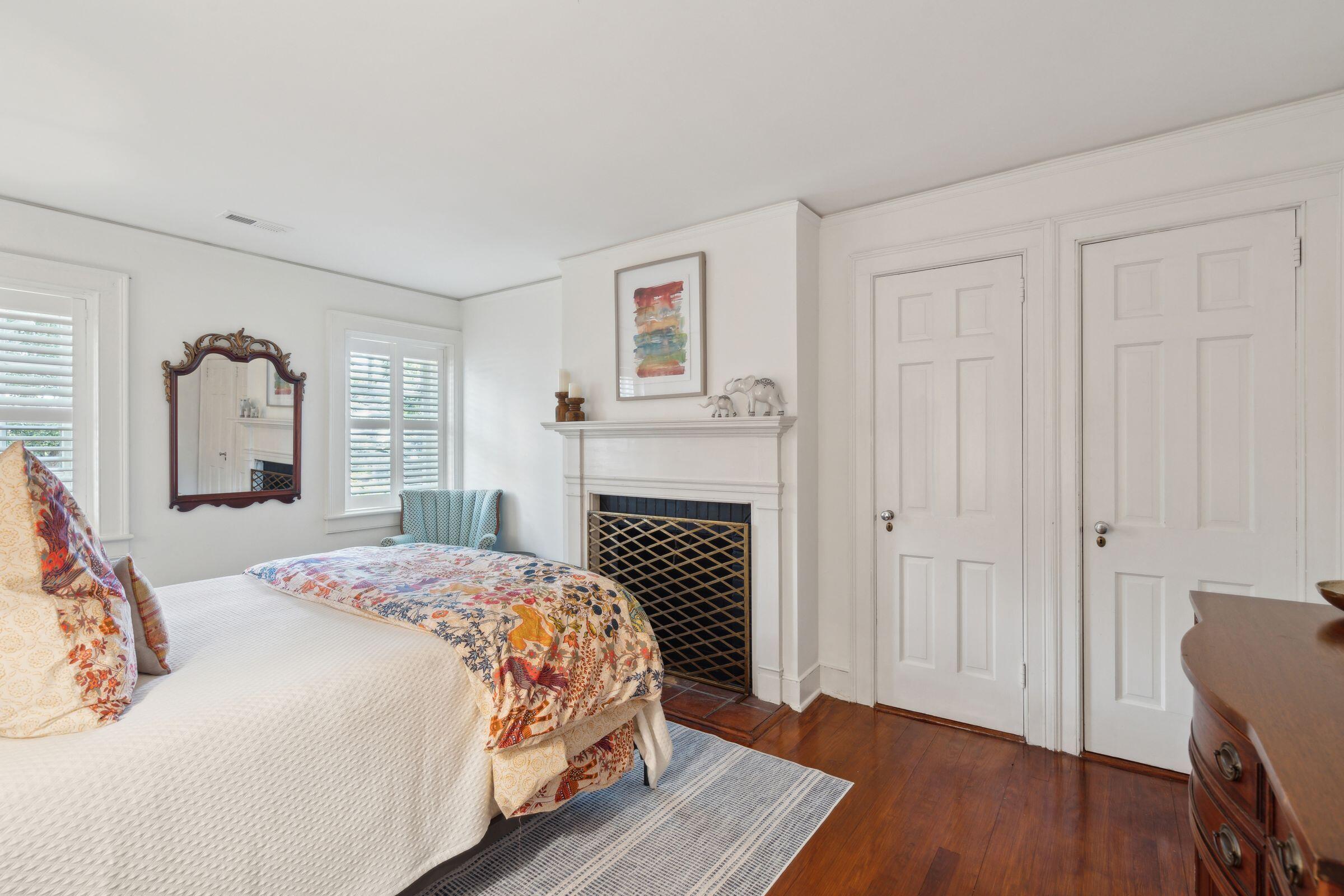 60 Hasell Street, Unit CARRIAGE RIGHT Charleston, SC 29401 - Photo 22 of 33 60HasellStUnitB-KeenEyeMarketing-059