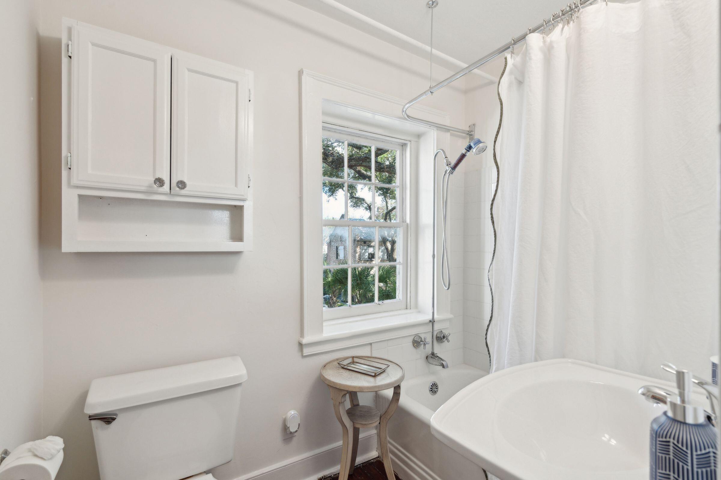 60 Hasell Street, Unit CARRIAGE RIGHT Charleston, SC 29401 - Photo 30 of 33 60HasellStUnitB-KeenEyeMarketing-067