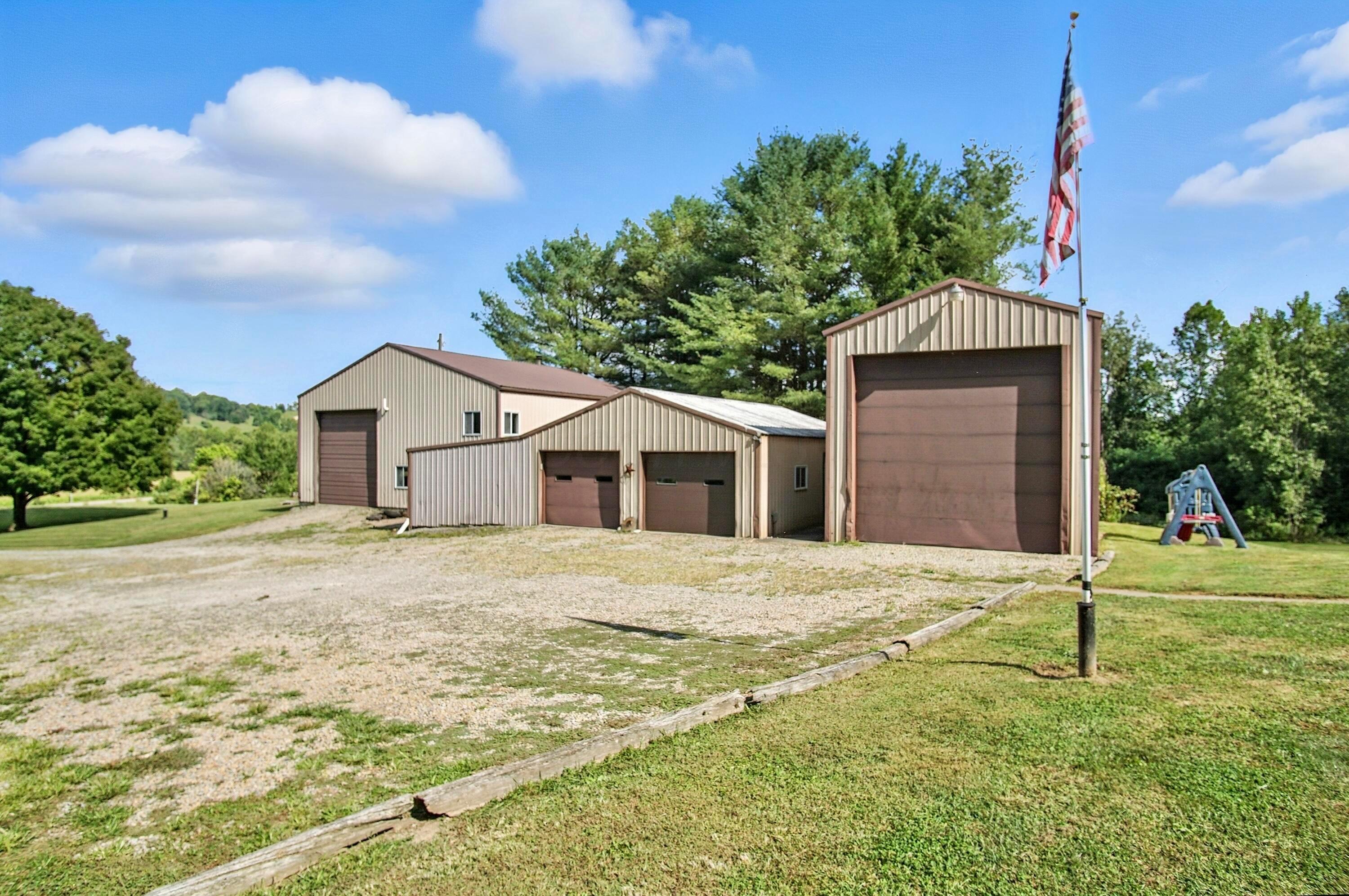 8916 Newark Road Nashport, OH 43830 - Photo 6 of 72 IMG_6587