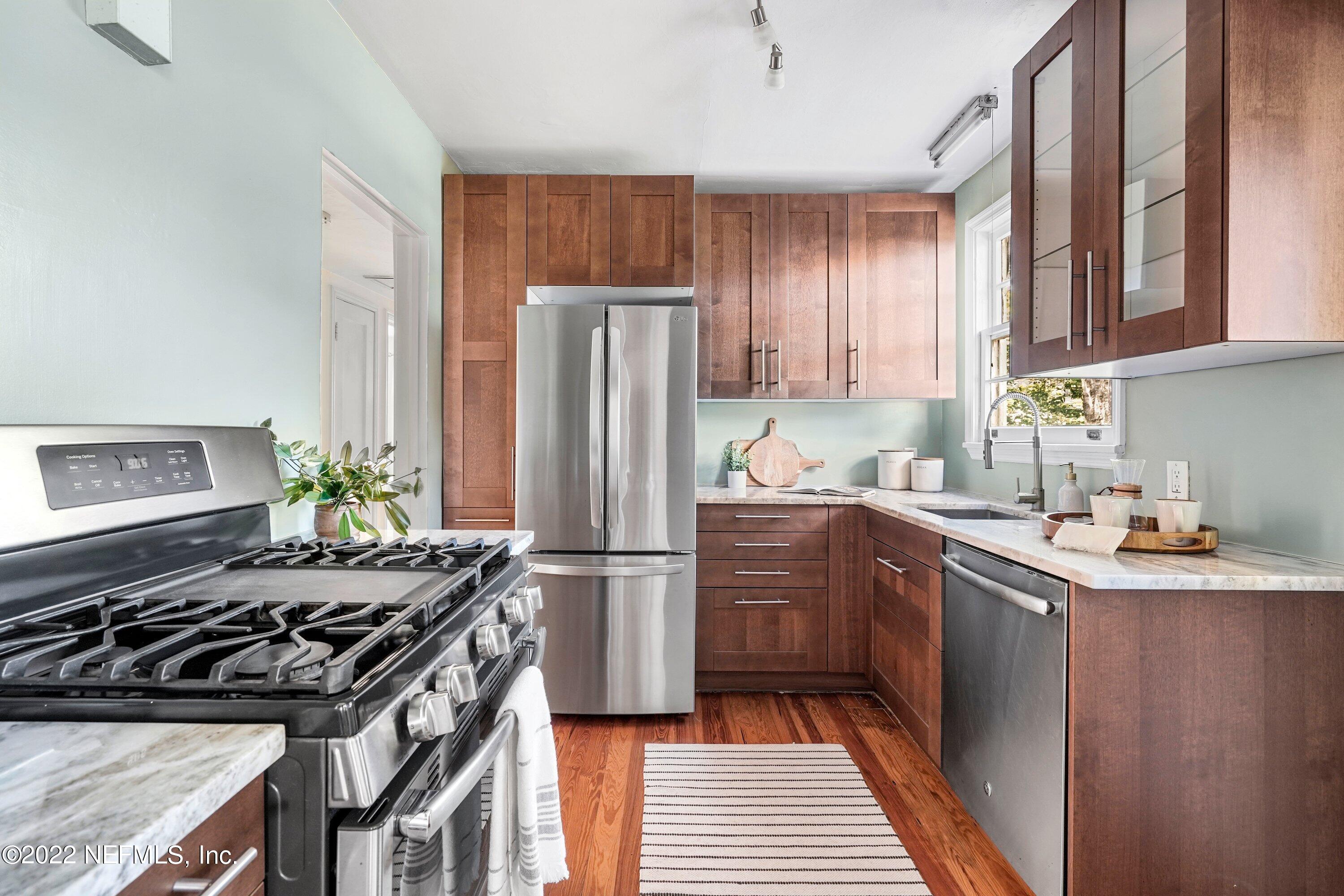 1686 Pershing Road Jacksonville, FL 32205 - Photo 13 of 29 Kitchen